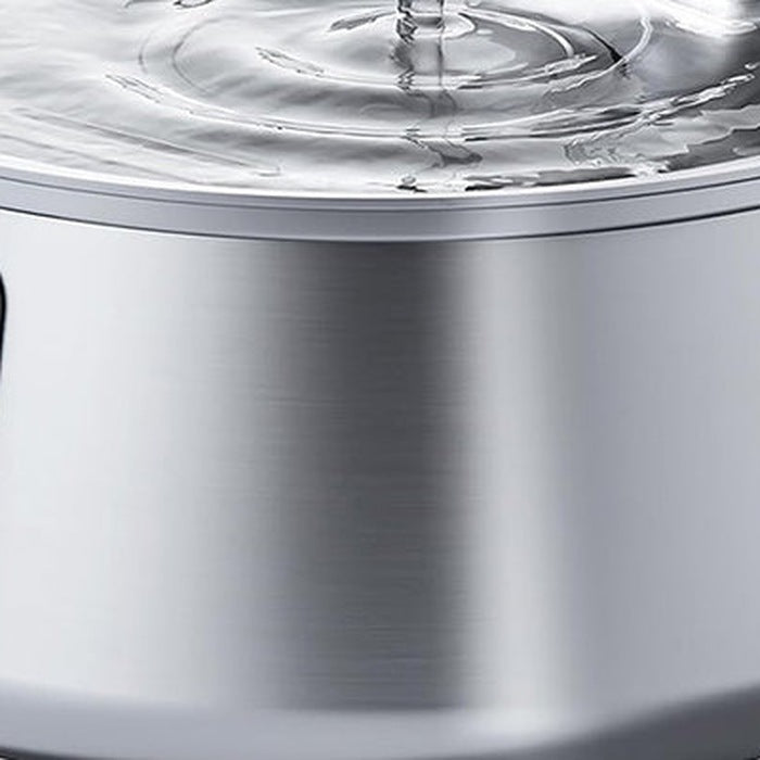 Close-up of the brushed stainless steel bowl and stepped lid