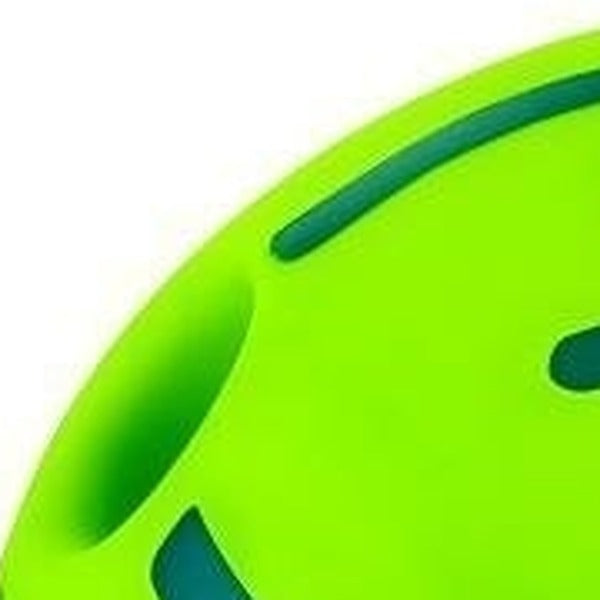 Close-up of the moulded contour across the ball