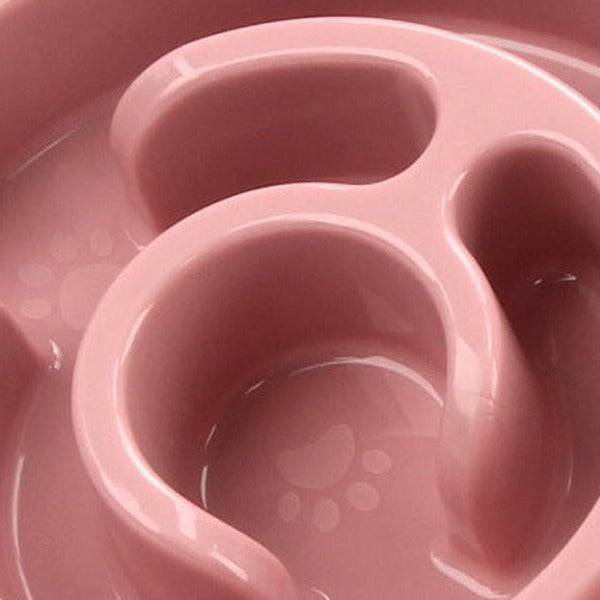 Close-up of the winding channels between the raised ridges