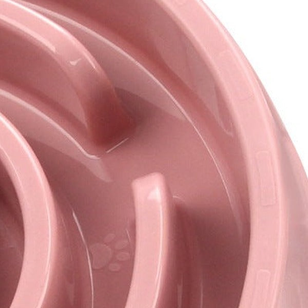Close-up of the shallow outer rim of the bowl