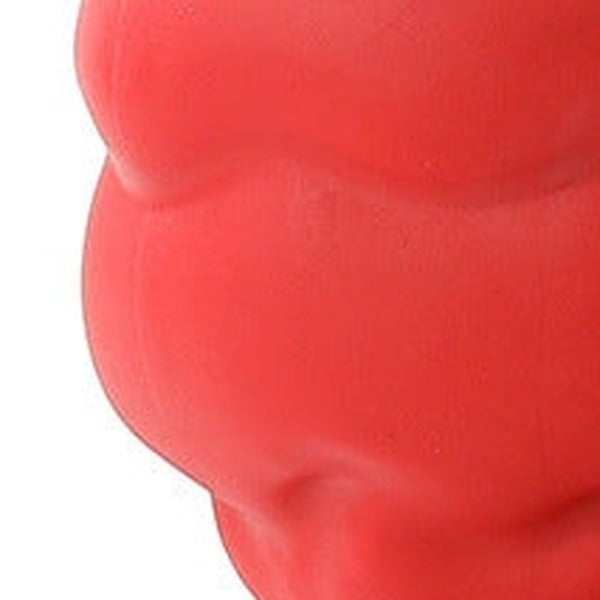 Close-up of the ribbed moulding on the ball's shell